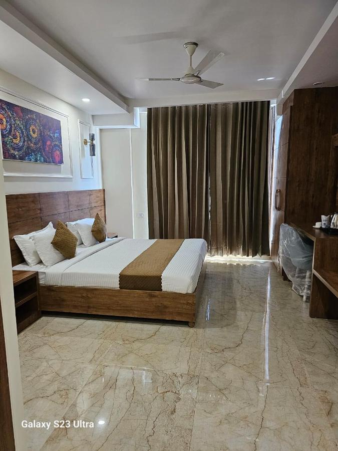 Hotel Nirvana Bliss, Behind Parmarth Niketan Rishīkesh Buitenkant foto