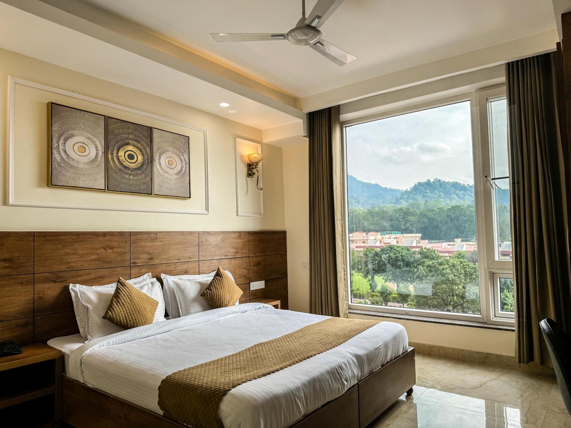 Hotel Nirvana Bliss, Behind Parmarth Niketan Rishīkesh Buitenkant foto