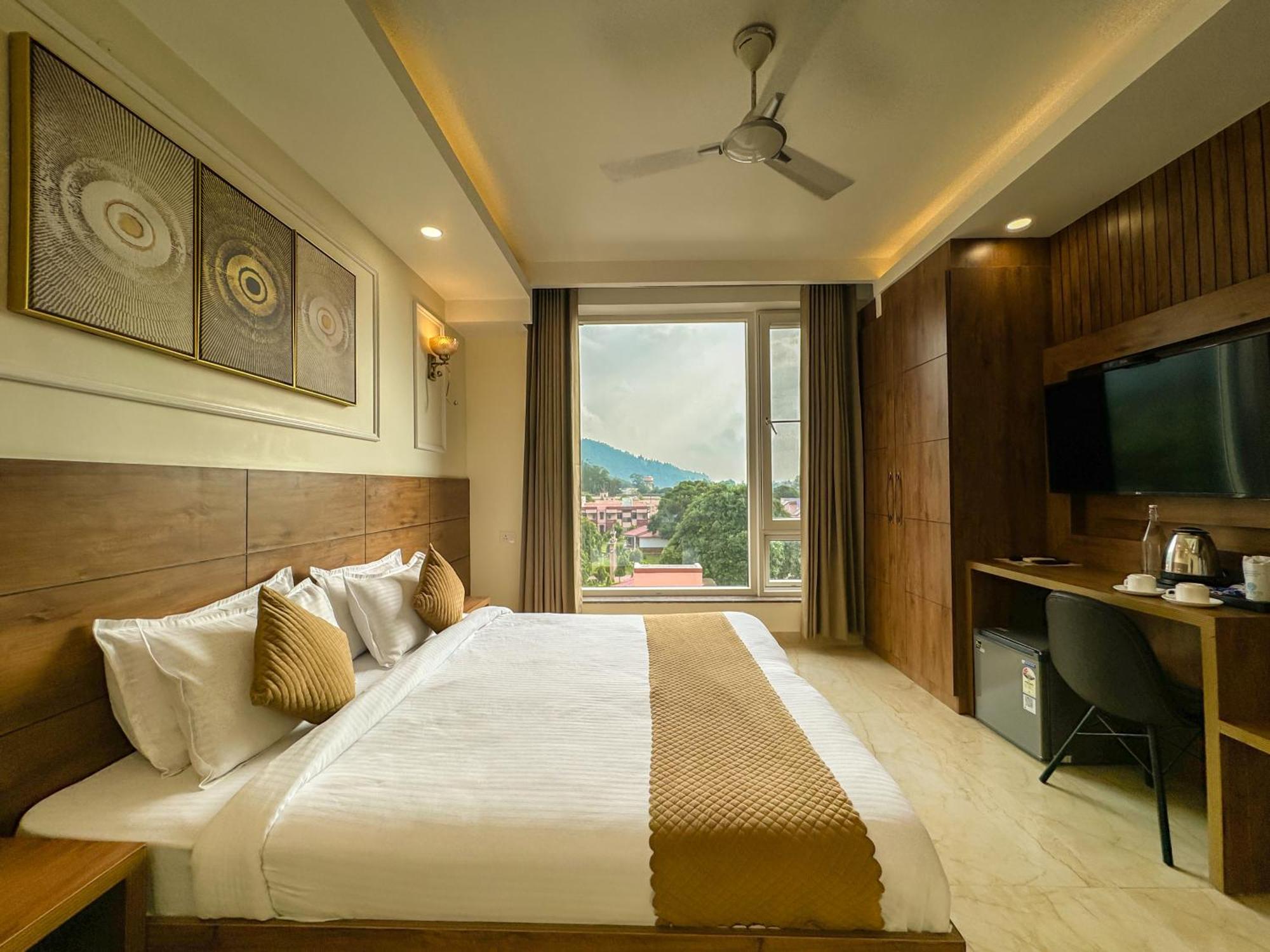 Hotel Nirvana Bliss, Behind Parmarth Niketan Rishīkesh Buitenkant foto