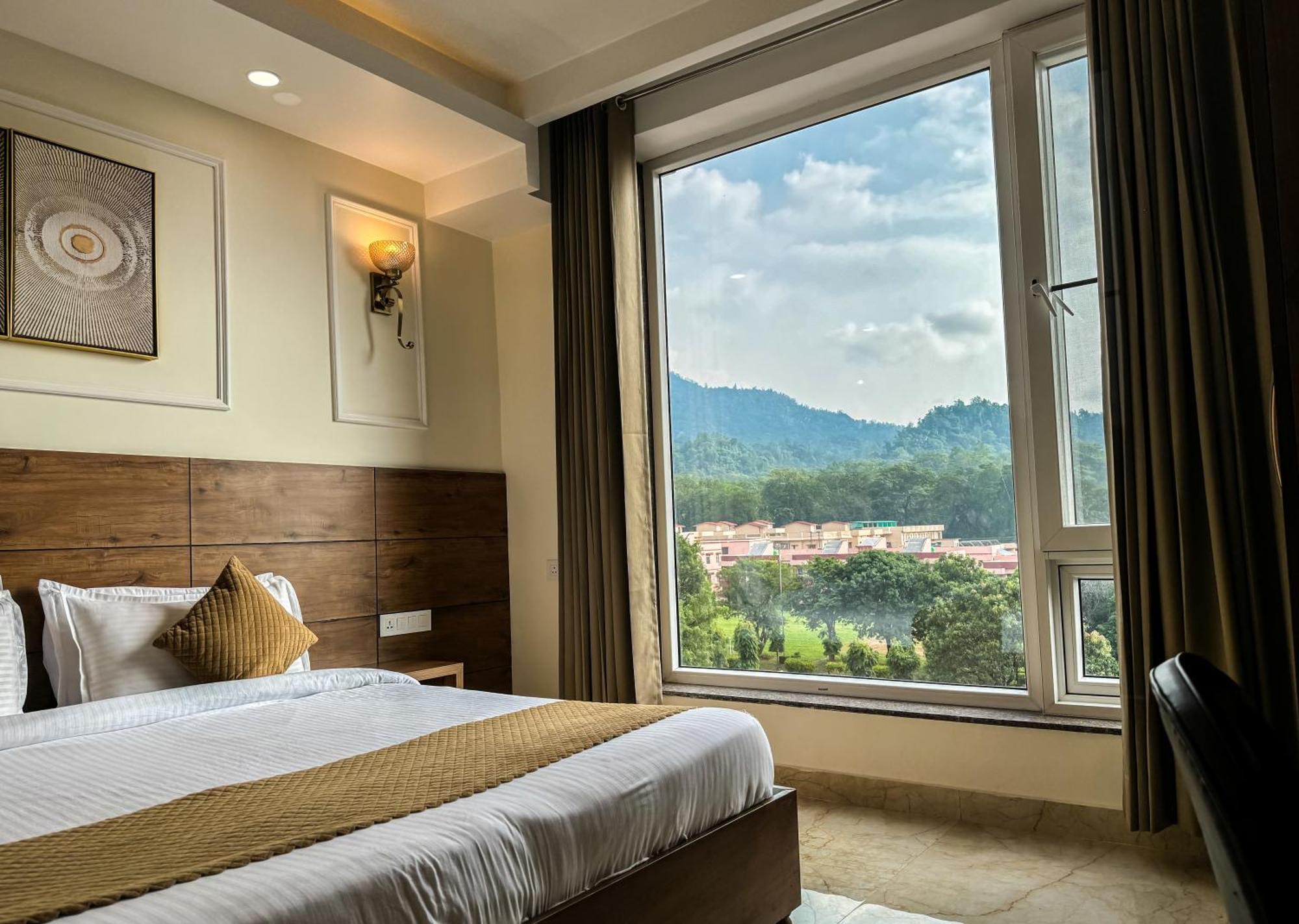 Hotel Nirvana Bliss, Behind Parmarth Niketan Rishīkesh Buitenkant foto