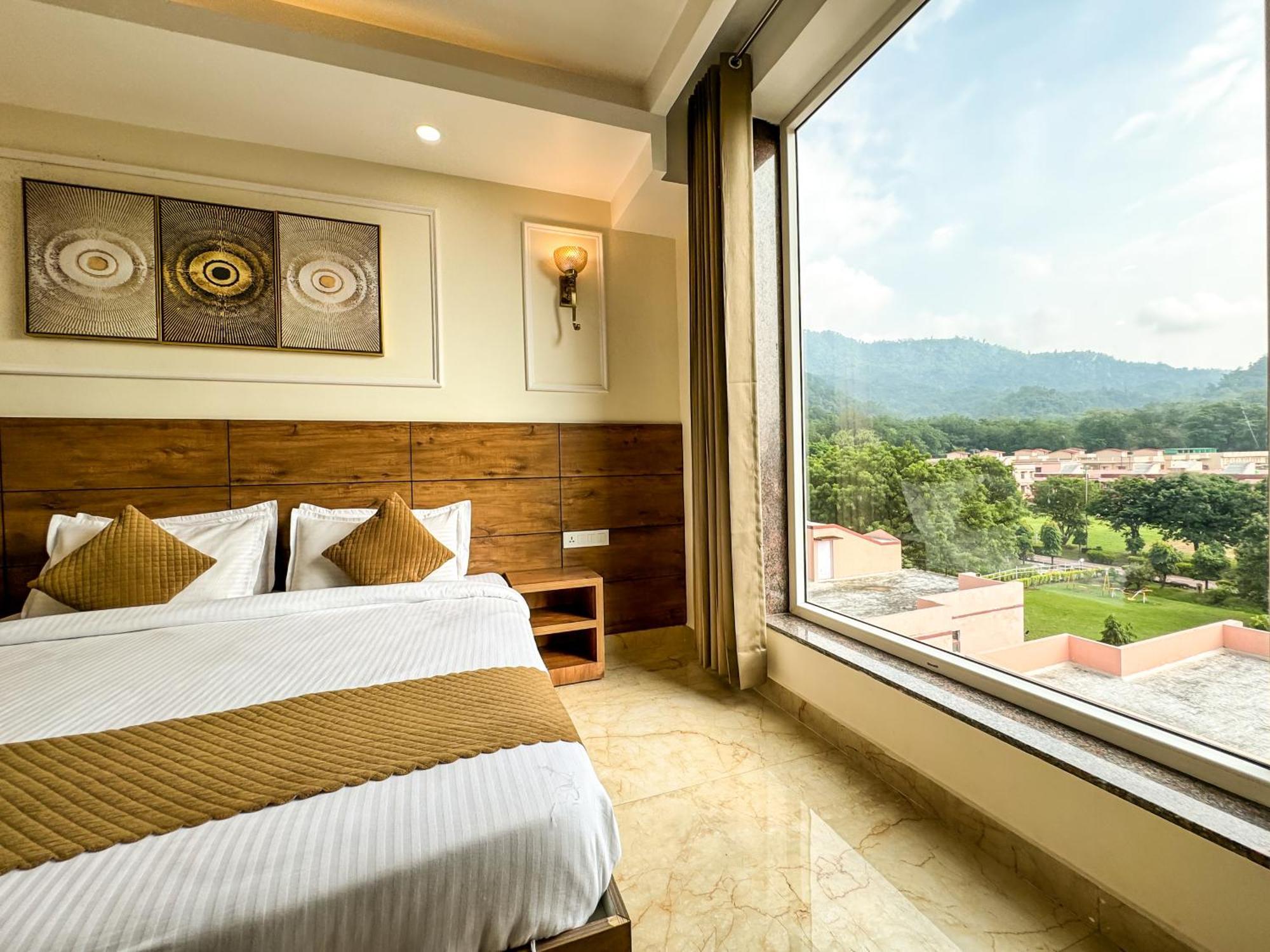 Hotel Nirvana Bliss, Behind Parmarth Niketan Rishīkesh Buitenkant foto